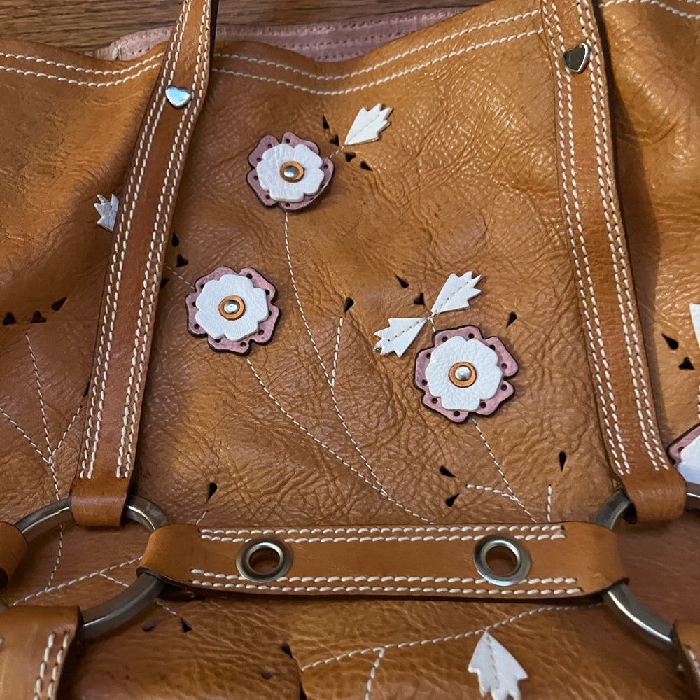 LUELLA Daria Leather Tote Floral Appliqué - Picture 2 of 5